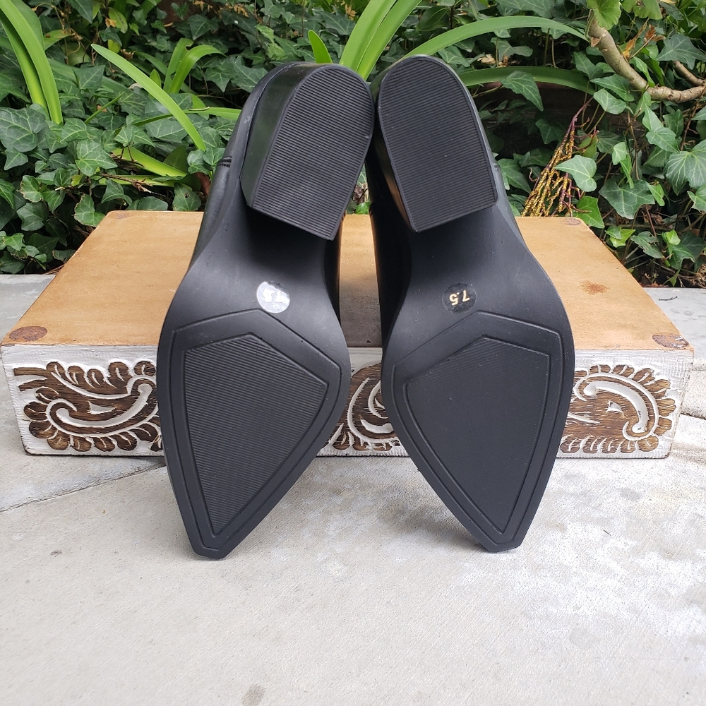 Western Chic Steve Madden Black Leather Booties - Picture 14 of 14
